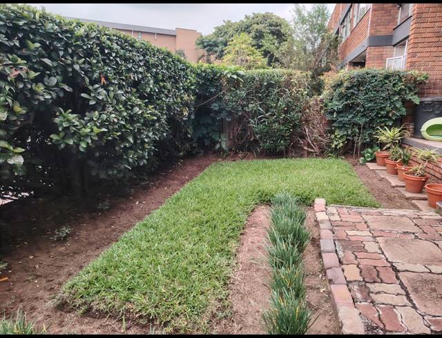2 BEDROOM APARTMENT FOR SALE IN HALFWAY HOUSE